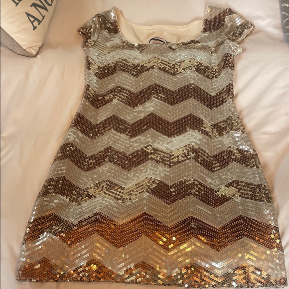 BRAND NEW White House Black Market Sequin Dress - Picture 2 of 8